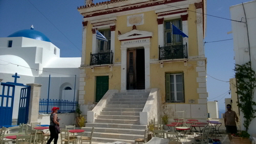 livadi pano chora rathaus