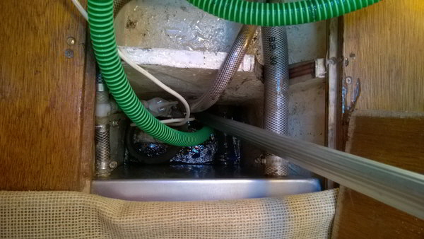 ios wasser in der bilge