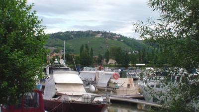 roches de condrieu hafen