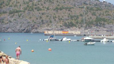 puerto de soller am schwimmsteg