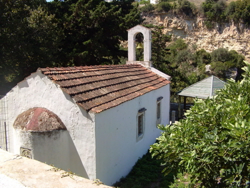 mili kapelle mit rastplatz